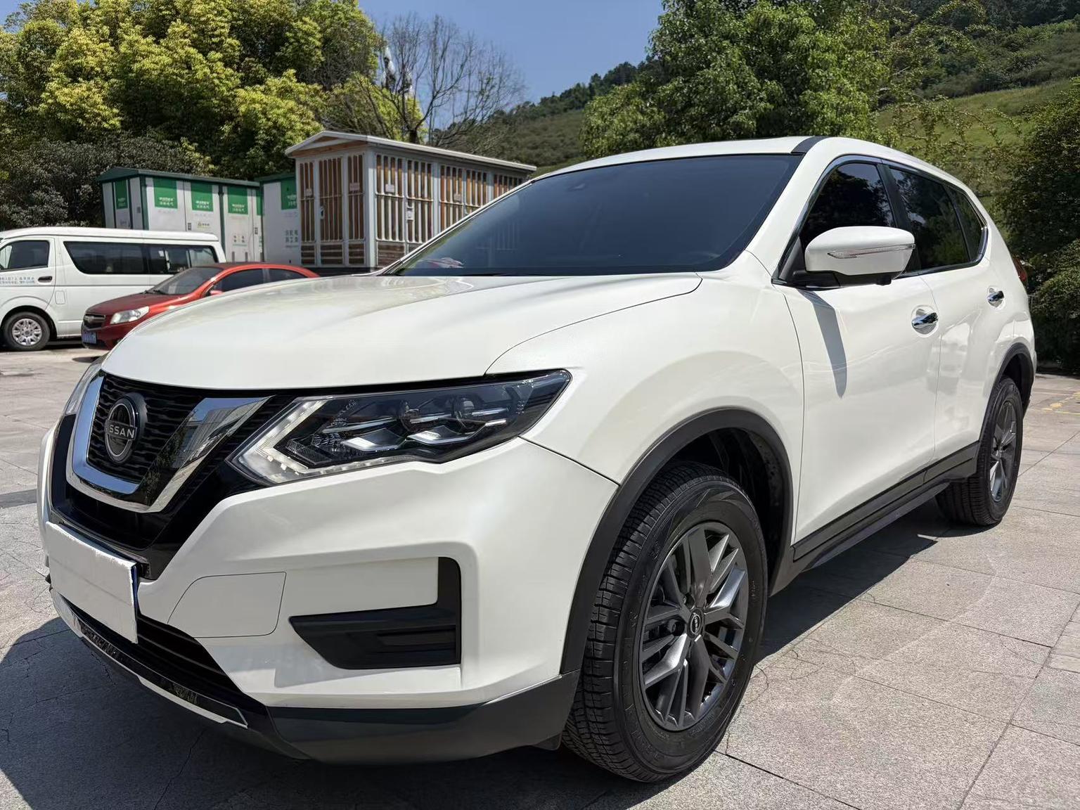 Nissan X-Trail Honor 2.0L 2WD Leading 2025