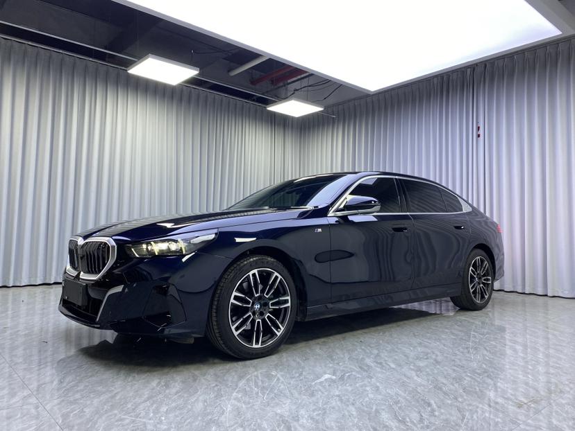 BMW 5 Series M Sport Package (2L) 2025