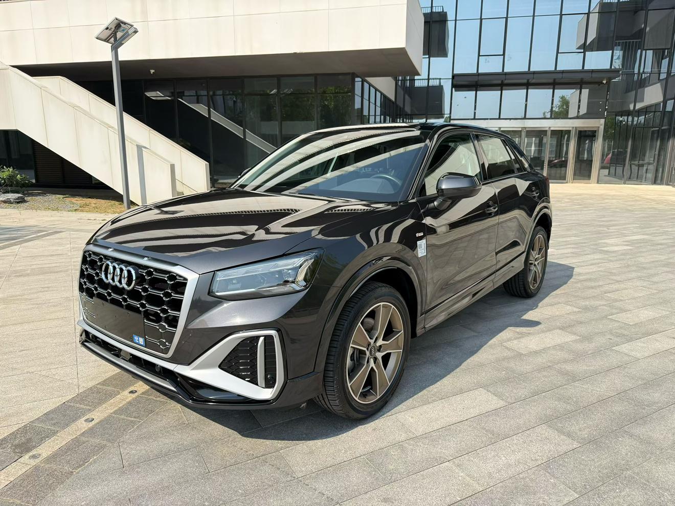 Audi Q2L 35 TFSI Fashion Dynamic 2025