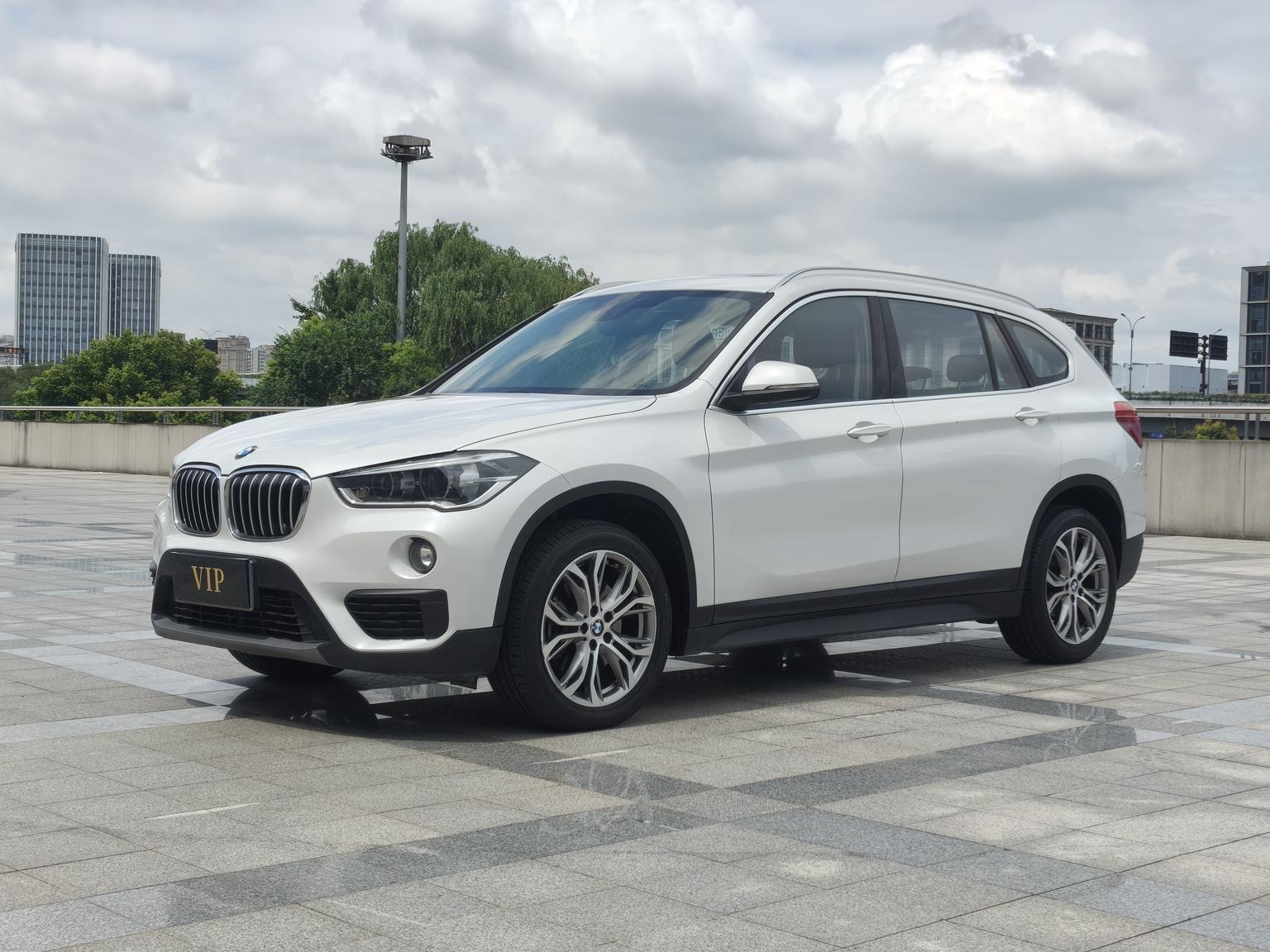 BMW X1 sDrive20Li Leading 2019