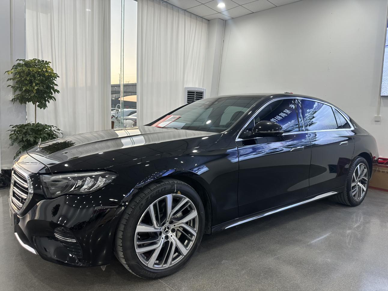 Mercedes Class-E E 300 L Fashion Sedan (2L) 2024