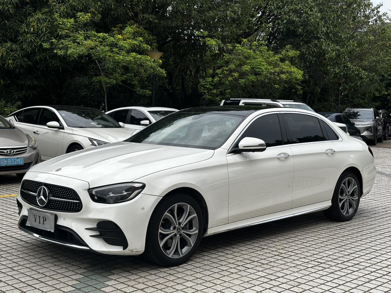 Mercedes Class-E E 300 L Luxury Sport Sedan (2L) 2022
