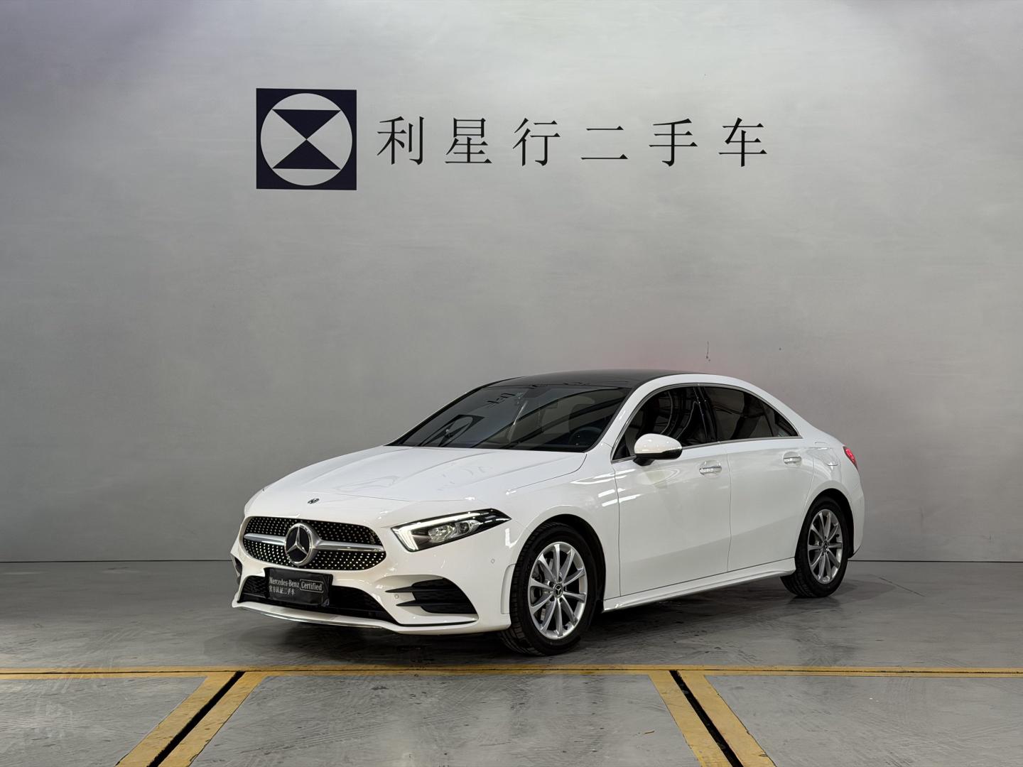 Mercedes Benz Class-A Sport Sedan Dynamic (1.3L) 2020