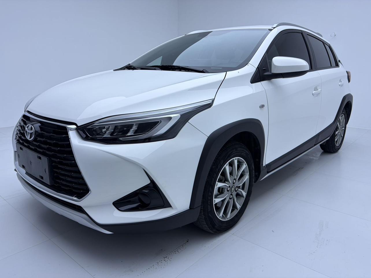 Toyota Yaris-L Leading Plus CVT 2022