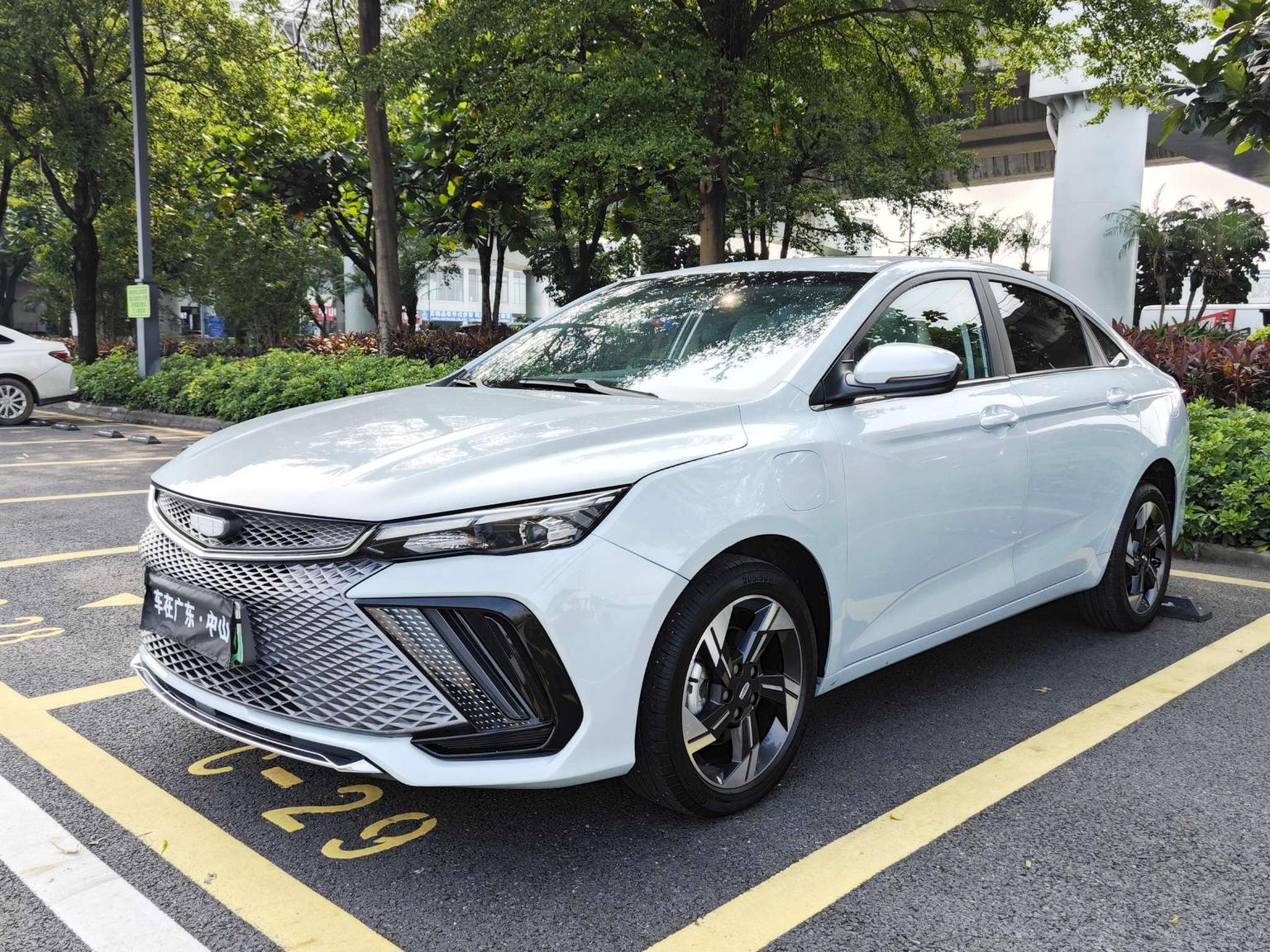 Geely Emgrand-L 1.5TD-DHT Pro 100KM Super Swift 2023