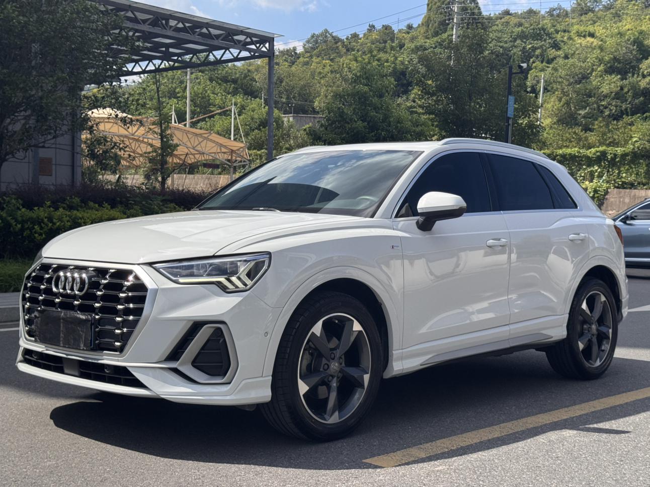 Audi Q3 35 TFSI Fashion Dynamic (1.4L) 2021