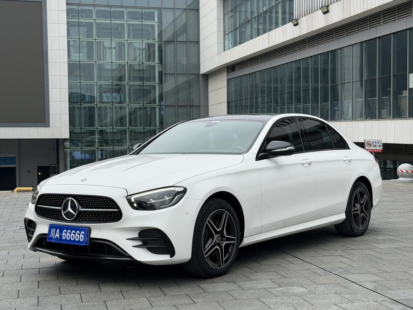 Mercedes Class-E Luxury Sport (1.5L) 2022