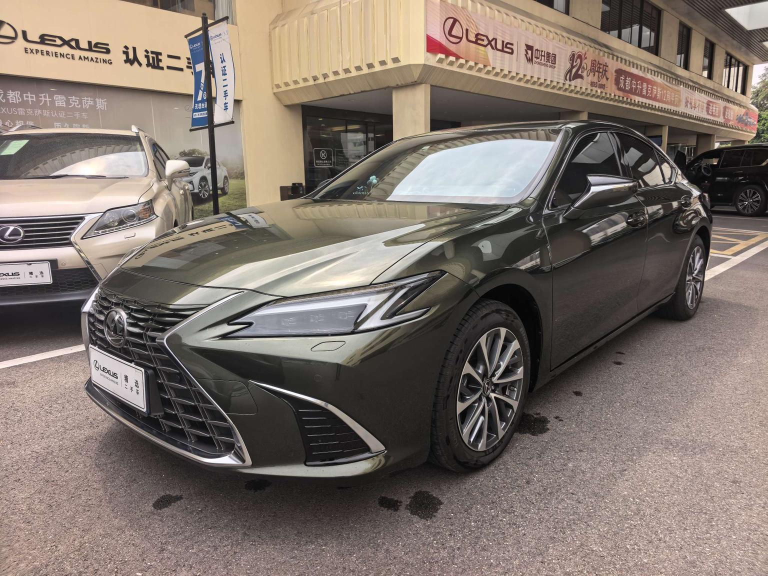 Lexus ES Premium Enjoy (2L) 2026