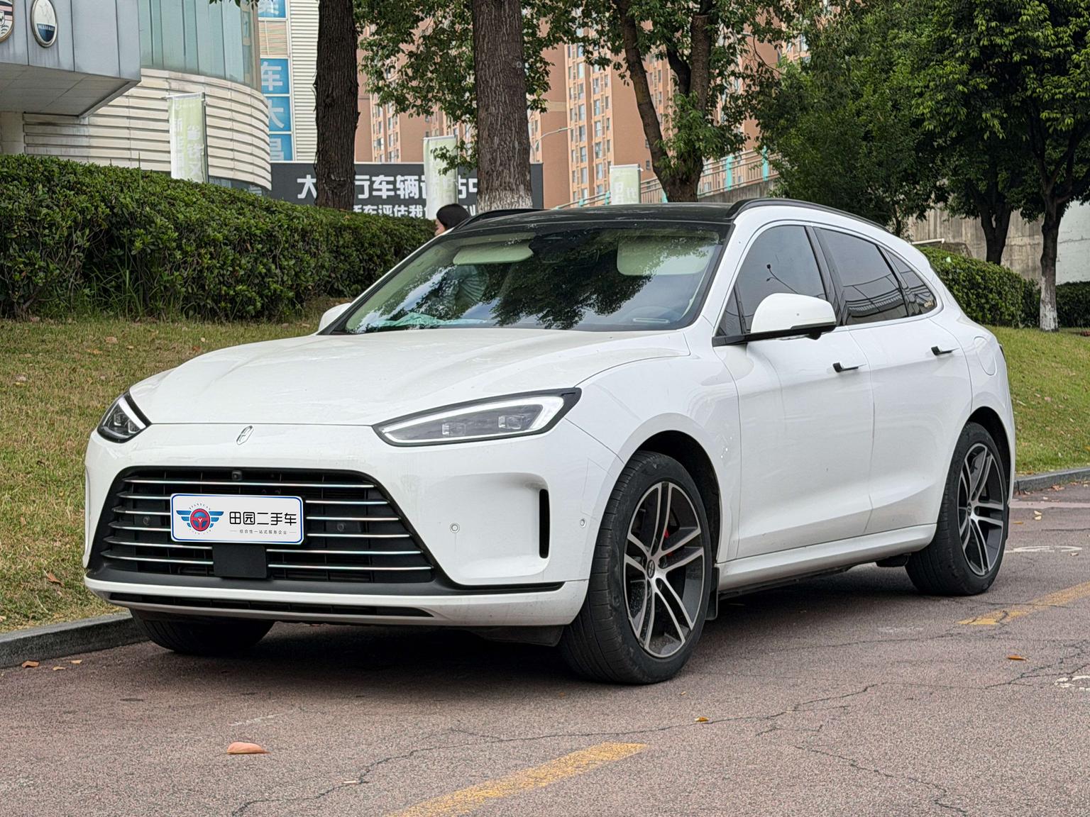 Aito M5 EREV RWD Standard (1.5L) 2023