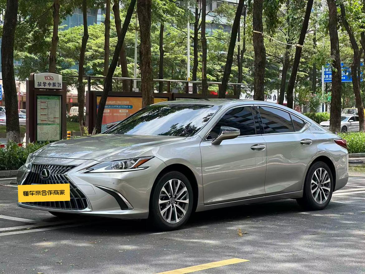 Lexus ES 2023