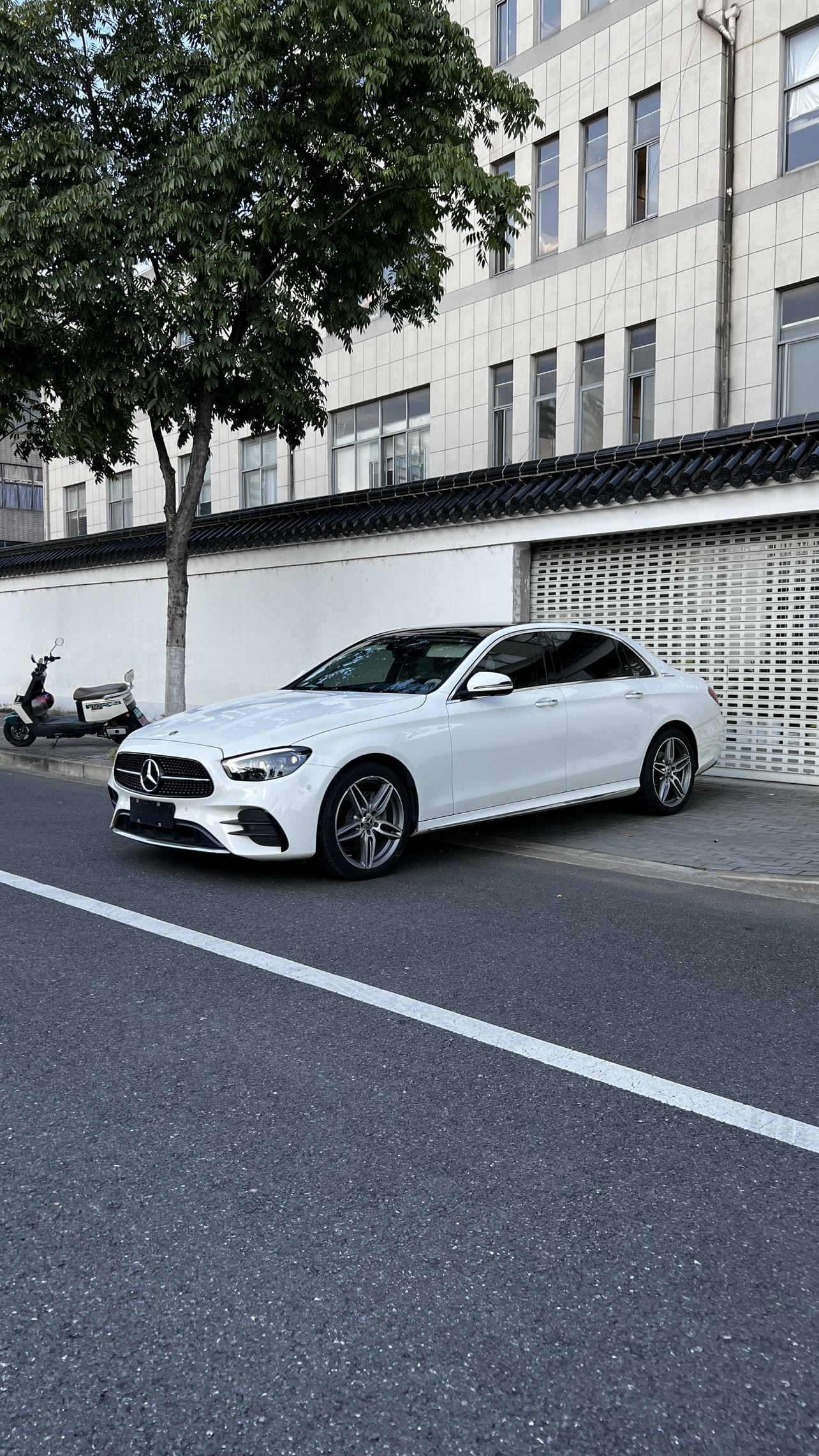 Mercedes Class-E E 300 L Luxury Sport Sedan (2L) 2021