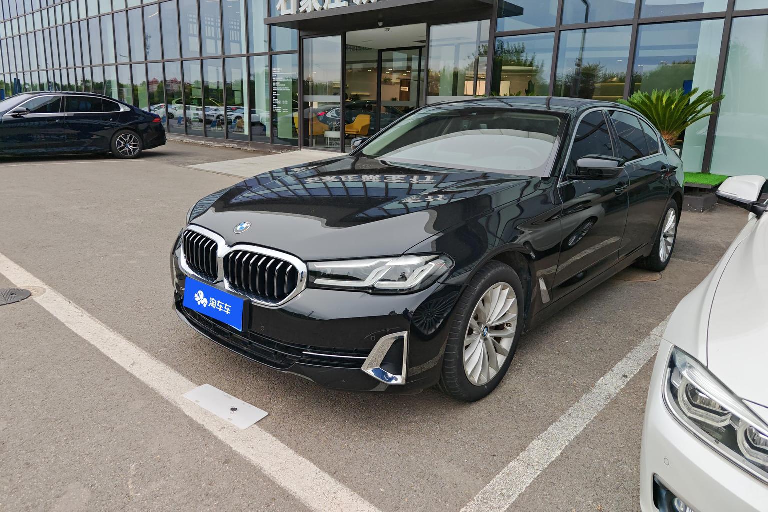 BMW 5 Series 525Li Luxury Package 2022