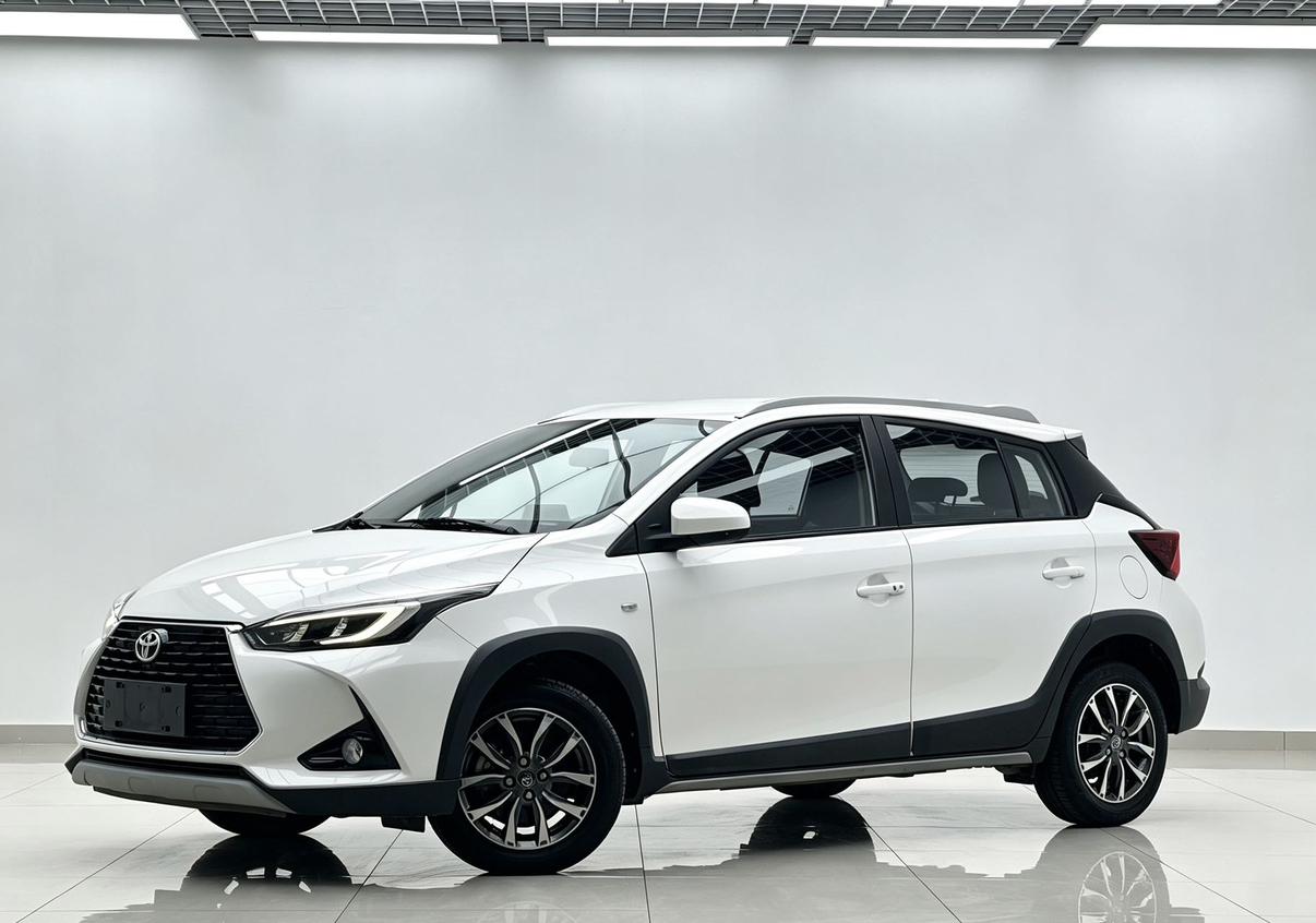 Toyota Yaris-L Leading Plus CVT 2022