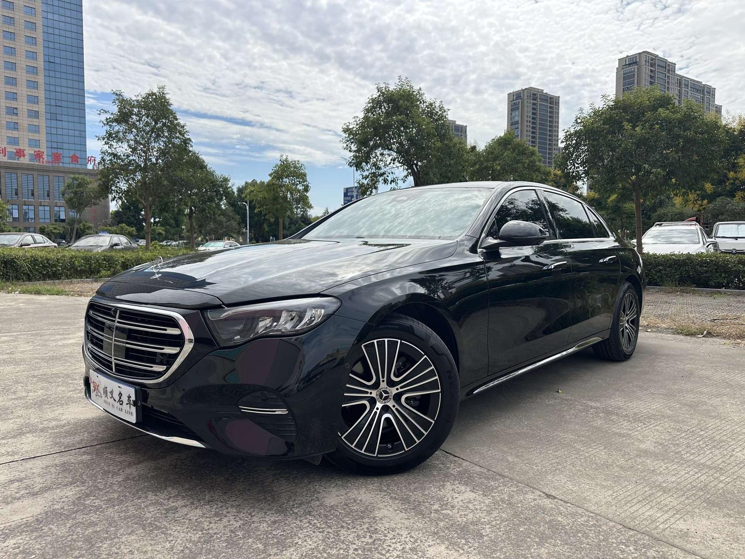 Mercedes Class-E 260 L Sedan (2L) 2025