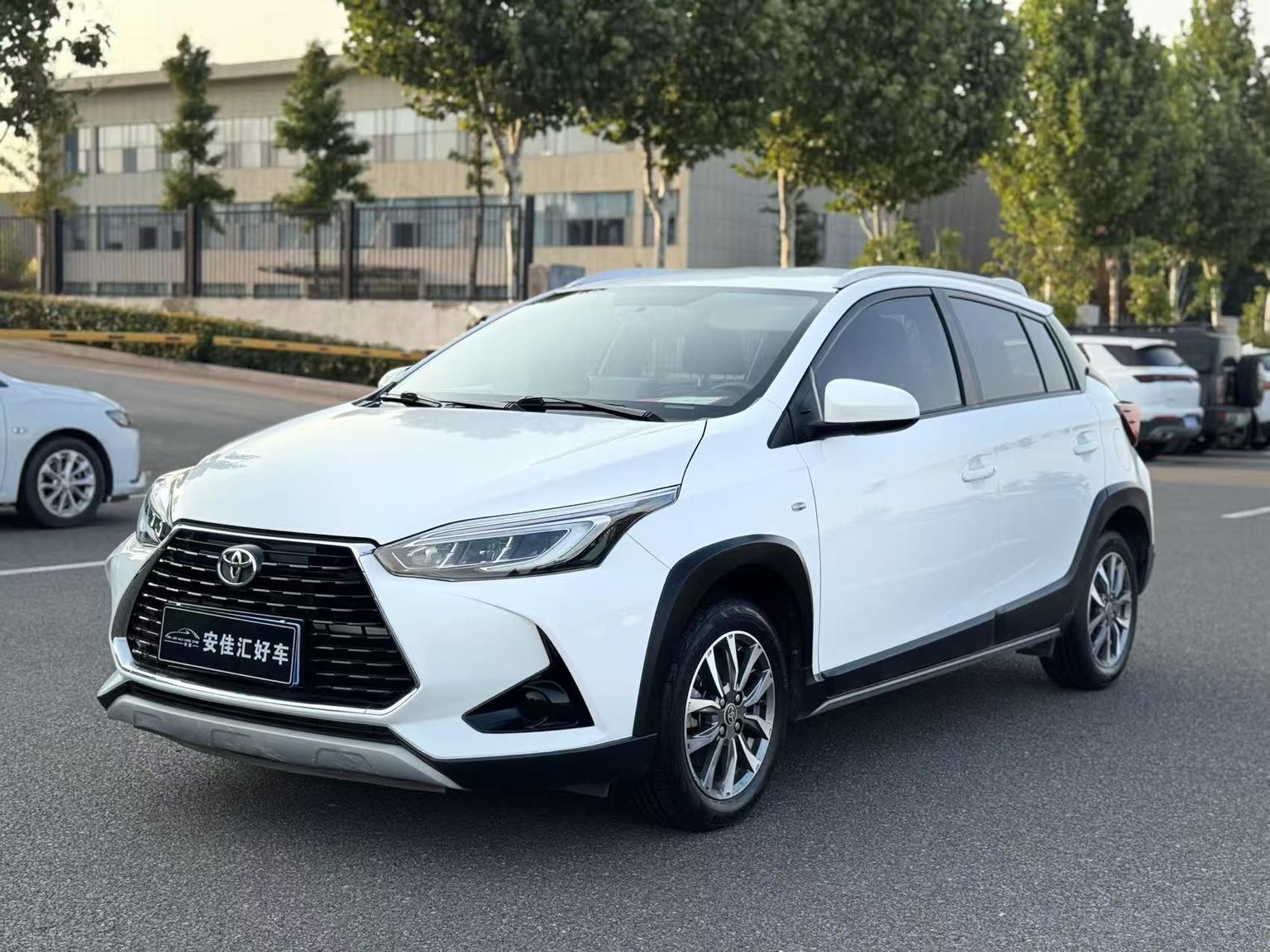 Toyota Yaris-L Leading CVT 2020