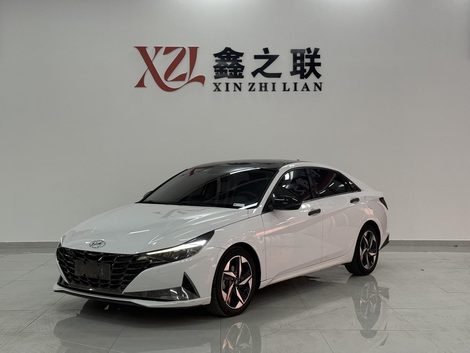 Hyundai Elantra LUX Premium Edition (1.5L) 2021