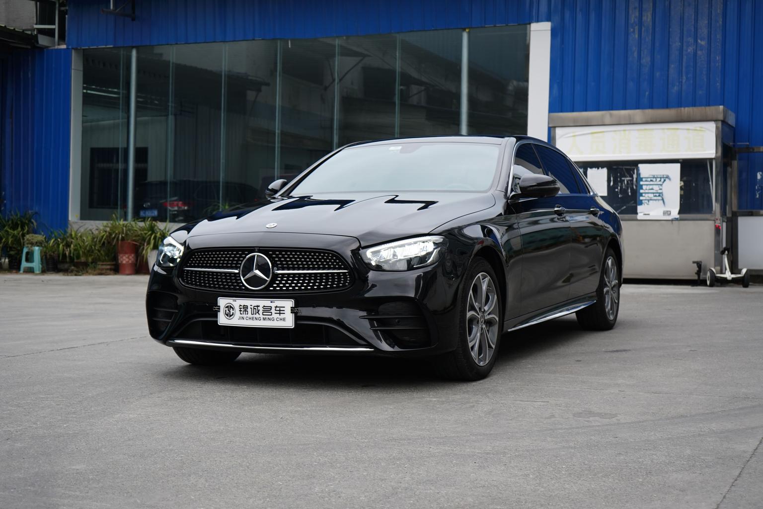 Mercedes Class-E Fashion Sport Sedan (2L) 2023