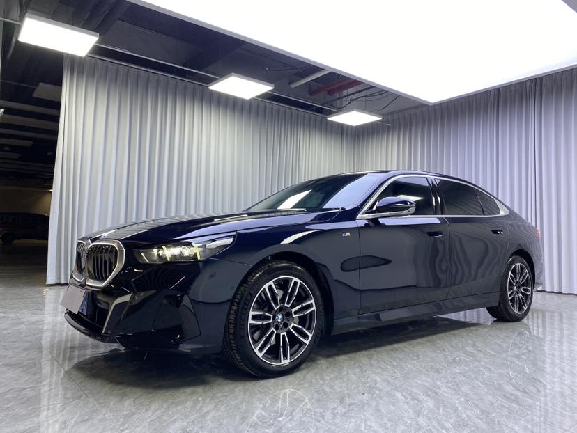 BMW 5 Series Leading M Sport Package (2L) 2024