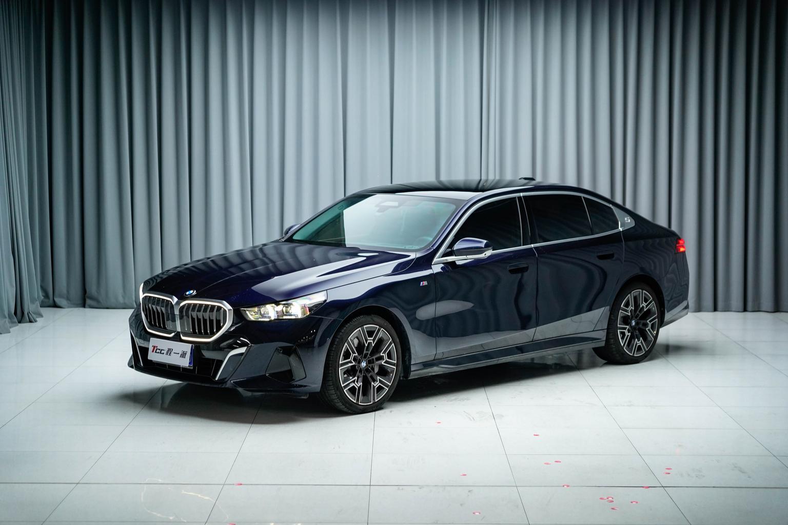 BMW 5 Series Deluxe M Sport Package (2L) 2024