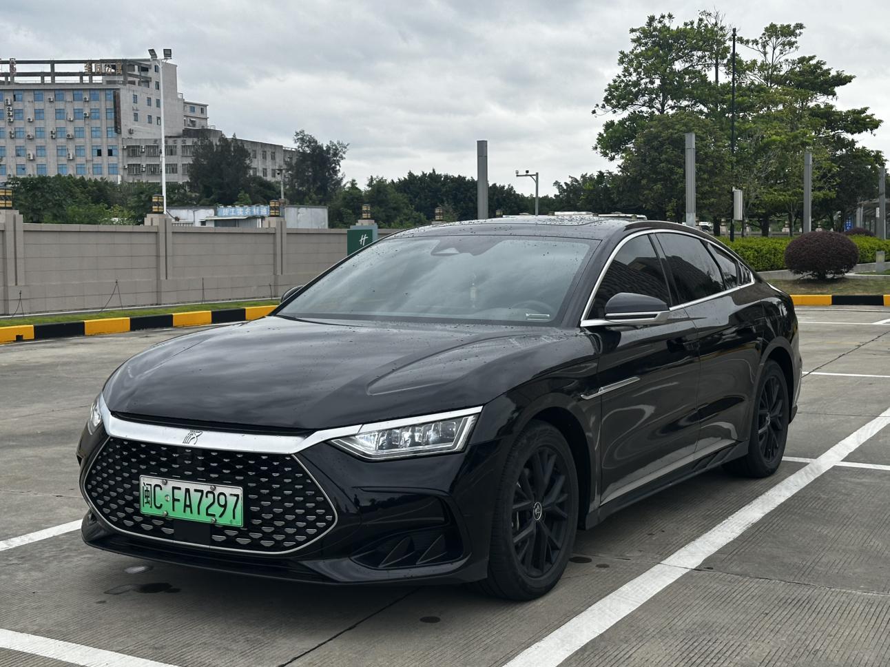BYD HAN-DM DM-i Glory 121km Premium 2024