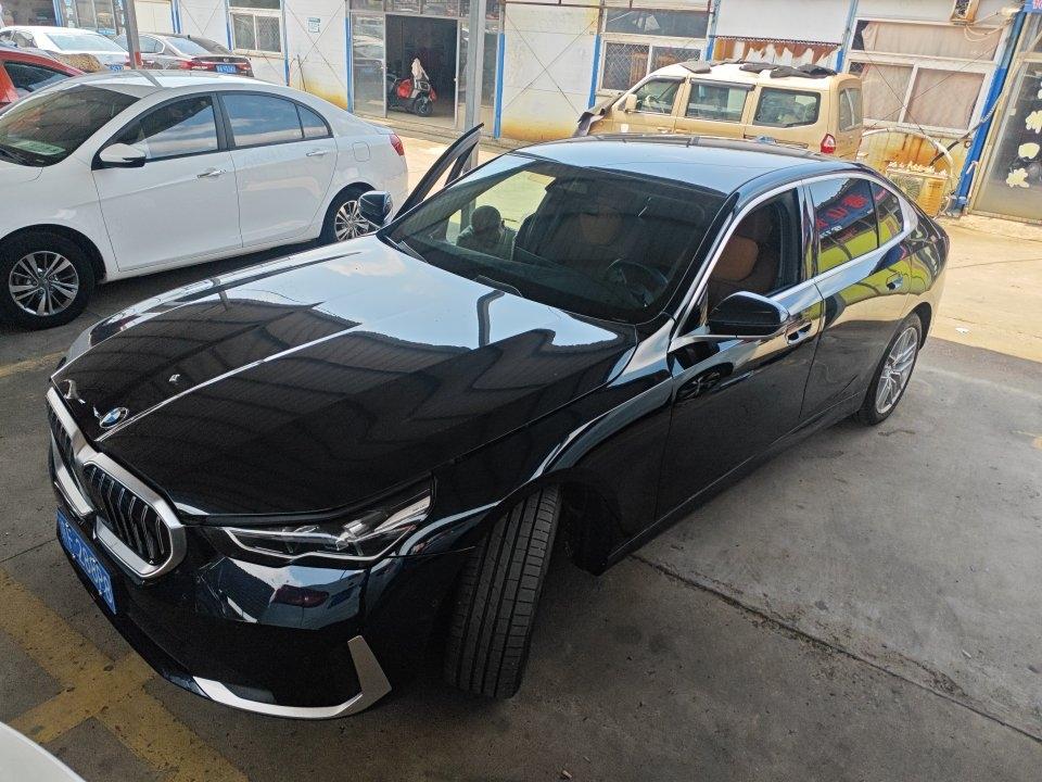 BMW 5 Series Luxury Package 2024