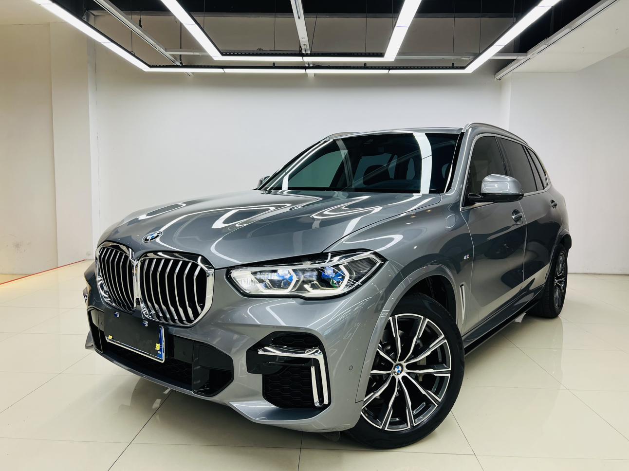 BMW X5 xDrive30Li Exclusive M Sport Package (2L) 2023