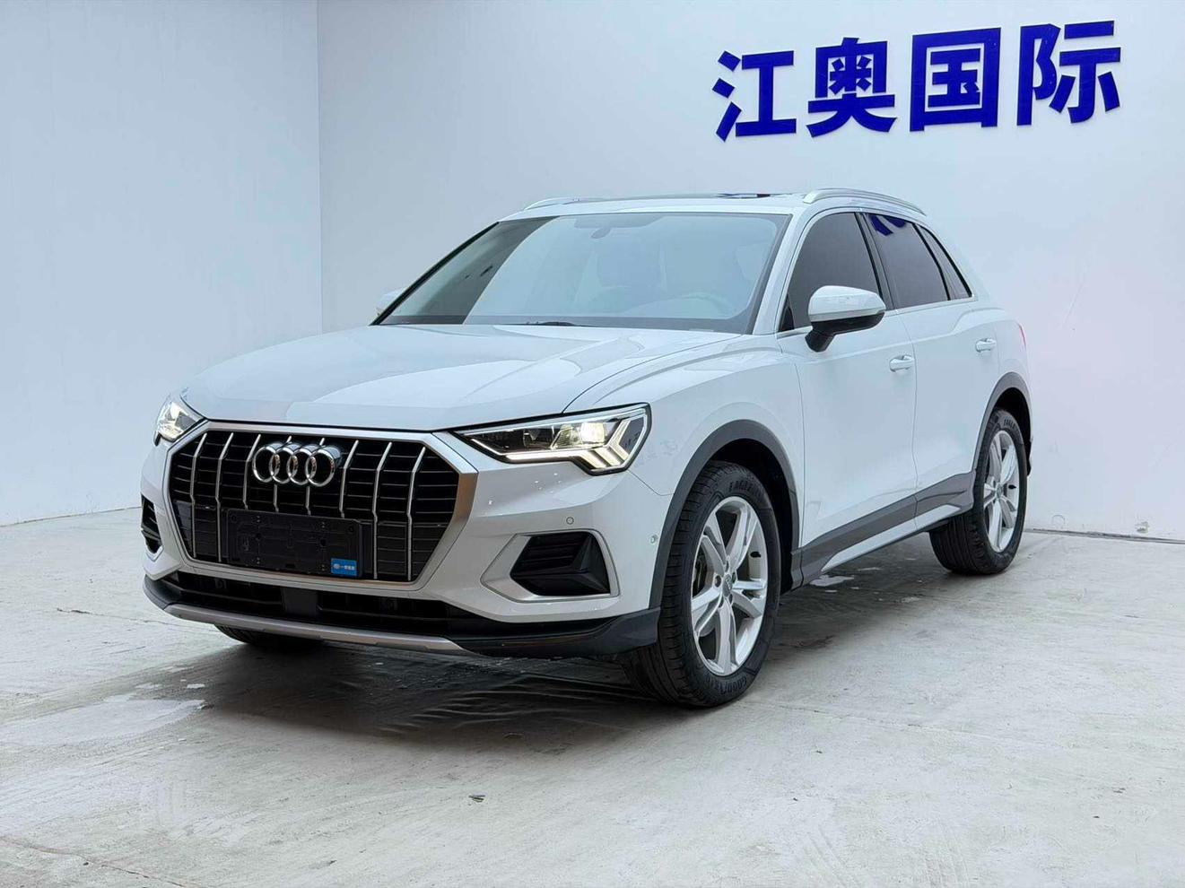 Audi Q3 35 TFSI Fashion Elegant (1.4L) 2021