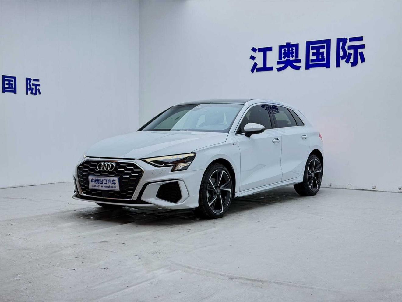 Audi A3 35 TFSI Sport Fashion (1.4L) 2022