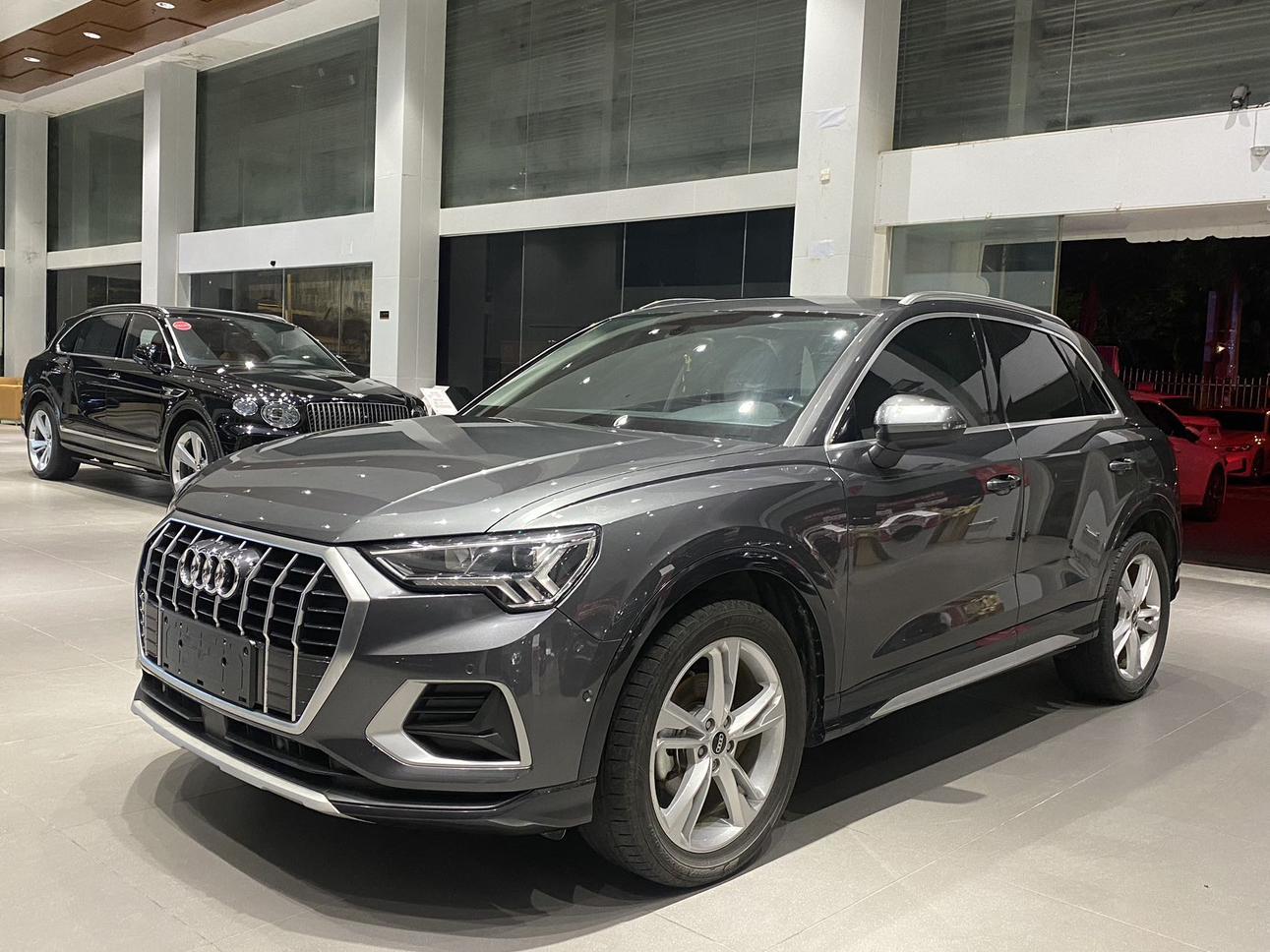 Audi Q3 35 TFSI Fashion Elegant (1.4L) 2023