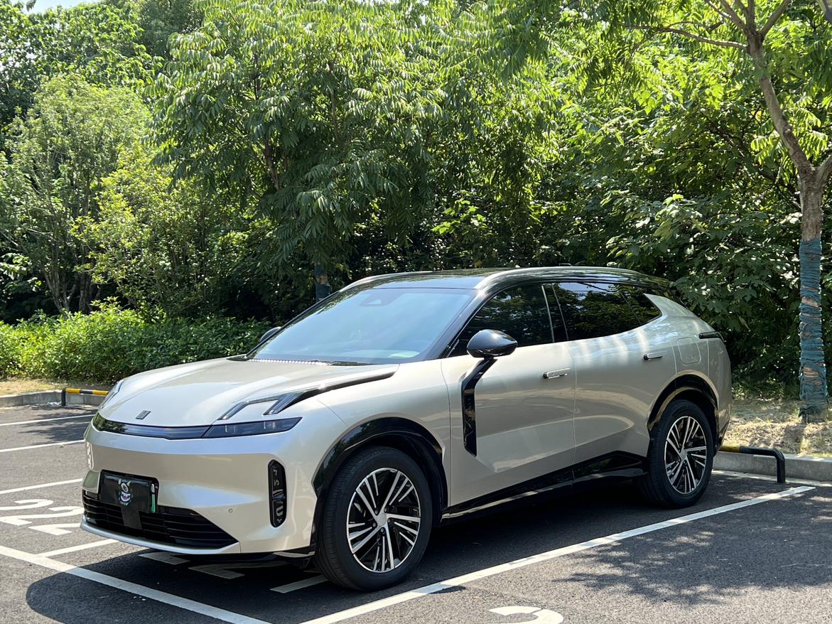 Lynk And Co 08 EM P 120 Long Range Pro (1.5L) 2024