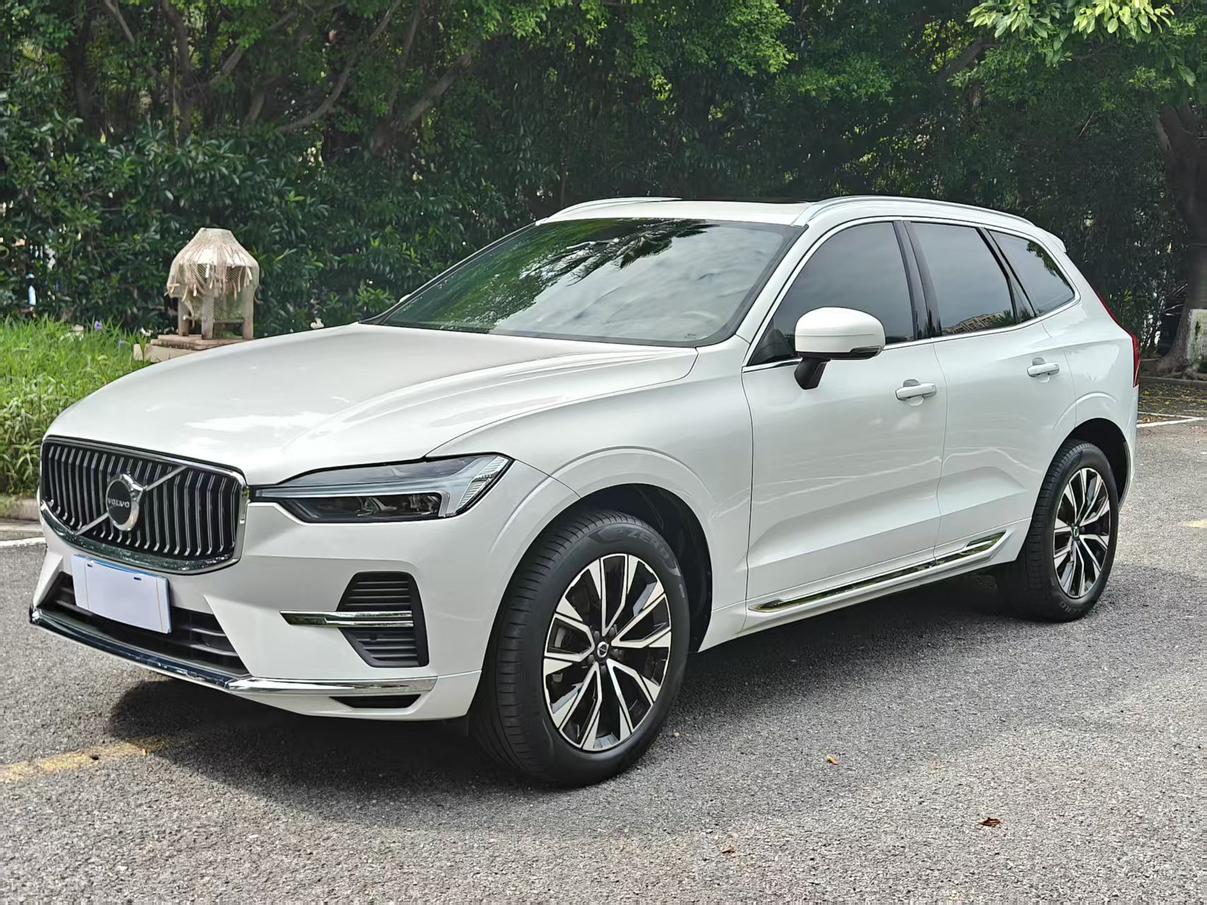 Volvo XC60 Intelligent Premium Luxury AWD (2L) 2025