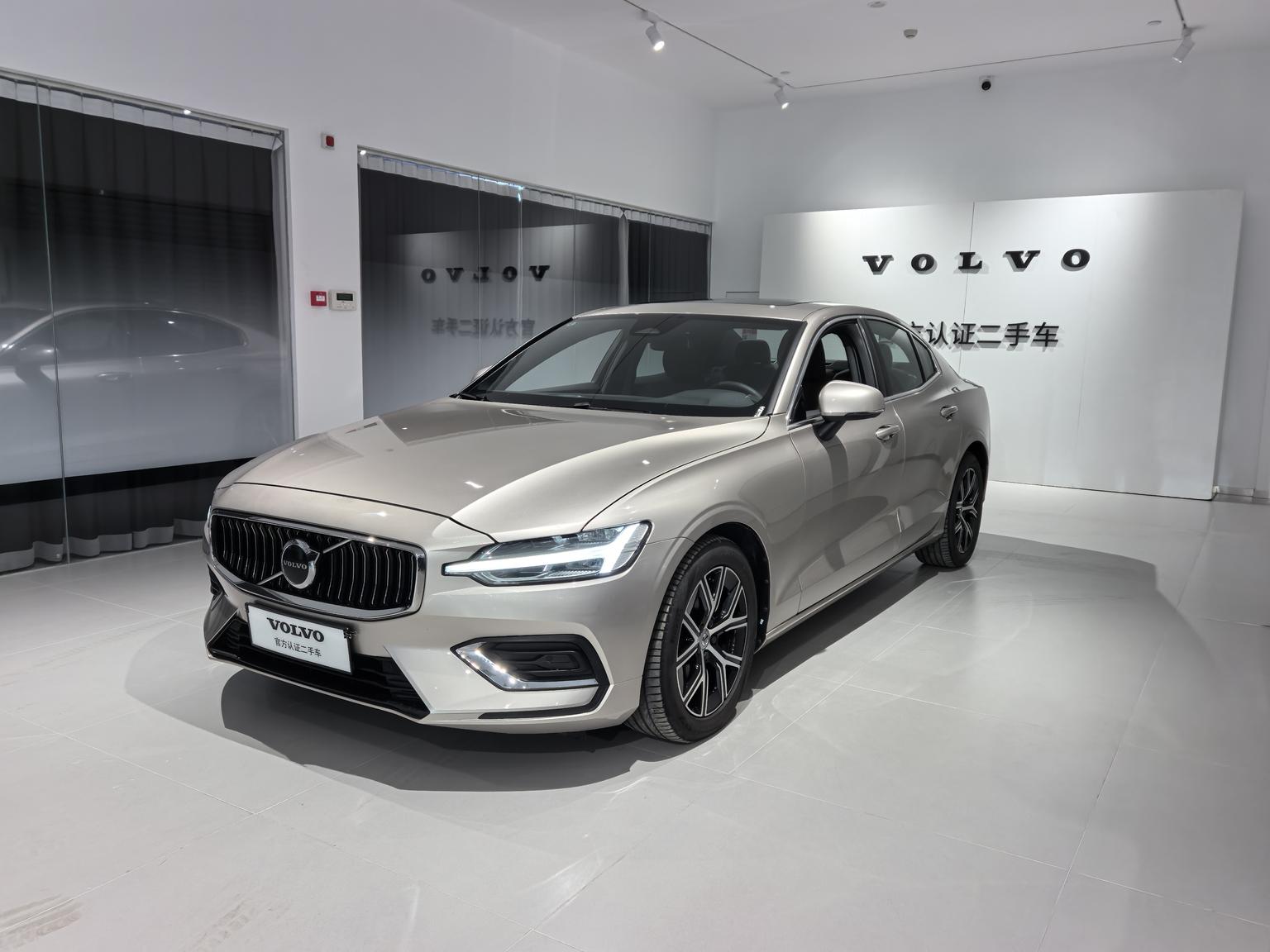 Volvo S60 Intelligent Comfort Luxury 2025