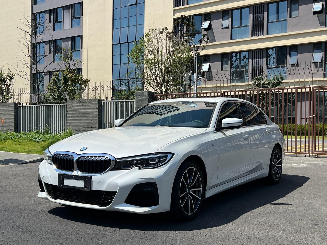 BMW Series-3 325Li M Sport (2L) 2022