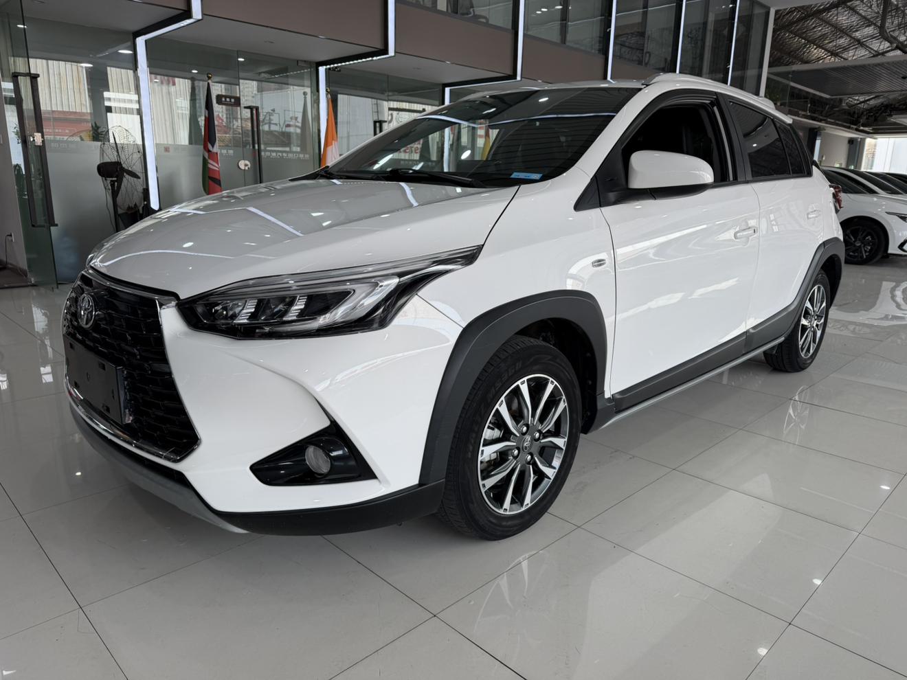 Toyota Yaris-L Luxury Plus CVT 2022