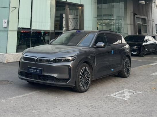 Voyah Free + Rear-Drive Qiankun 2025
