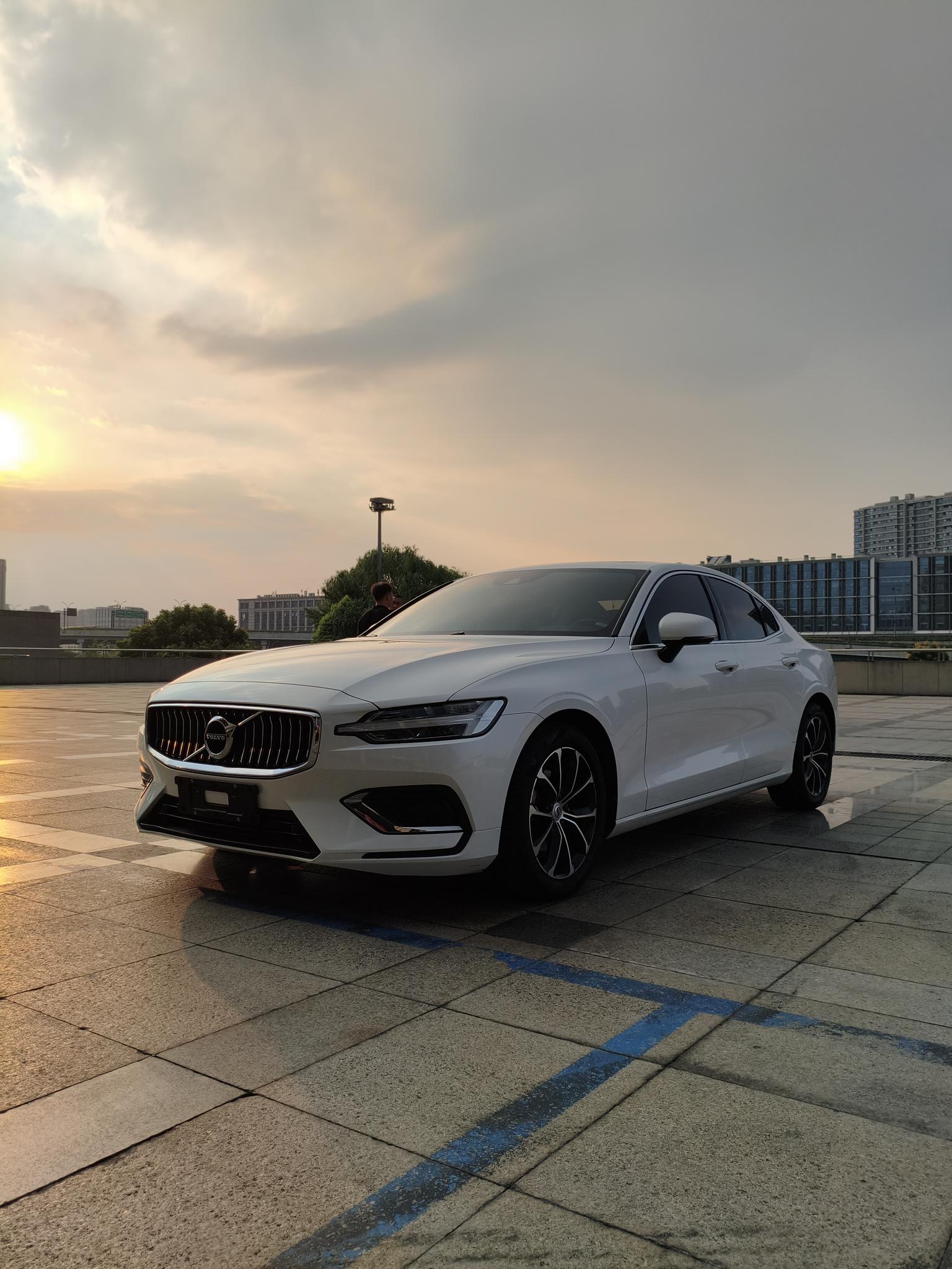 Volvo S60 T4 Intelligent Comfort Luxury (2L) 2020