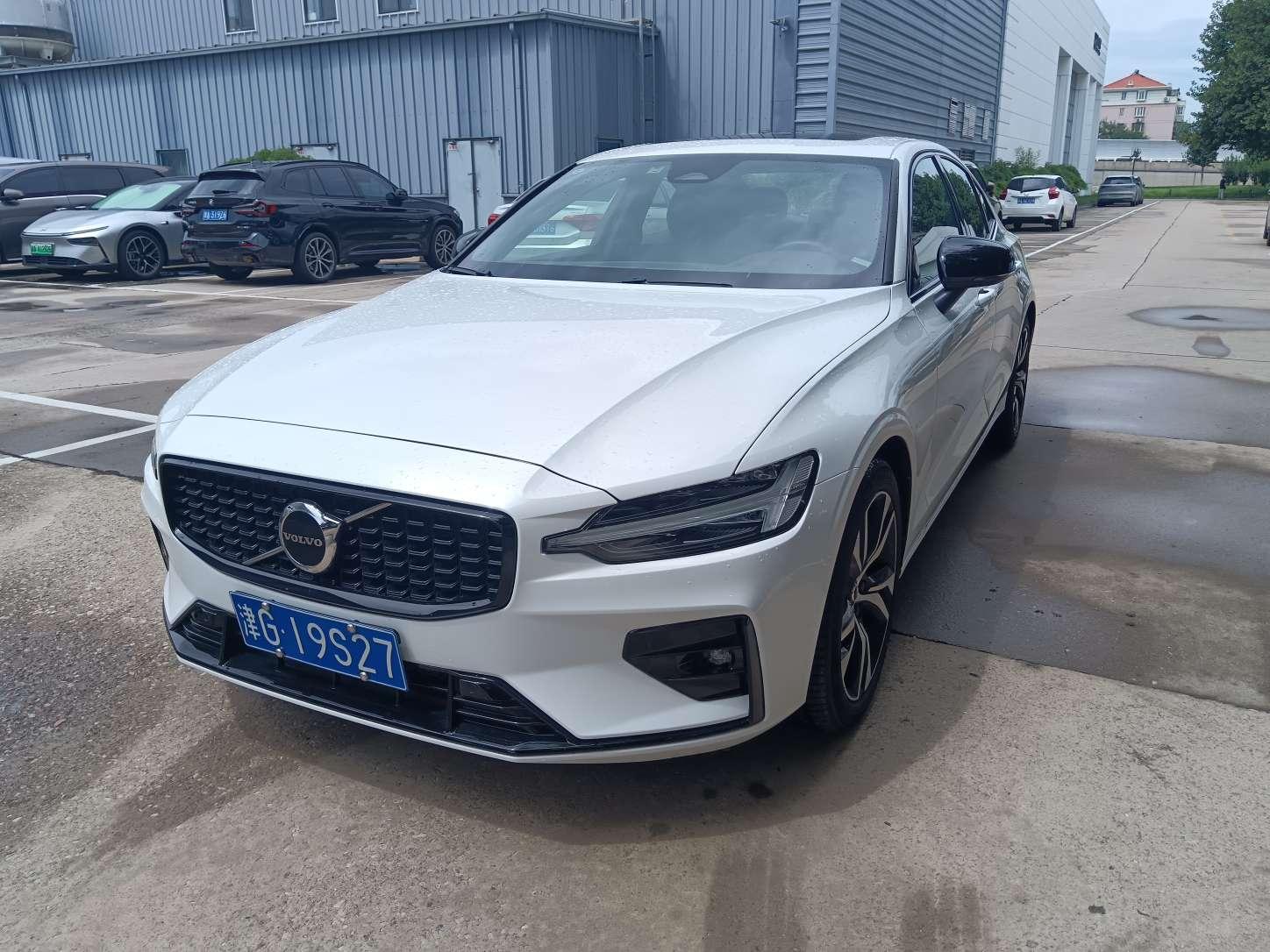 Volvo S60 Intelligent Premium Plus Sport (2L) 2024