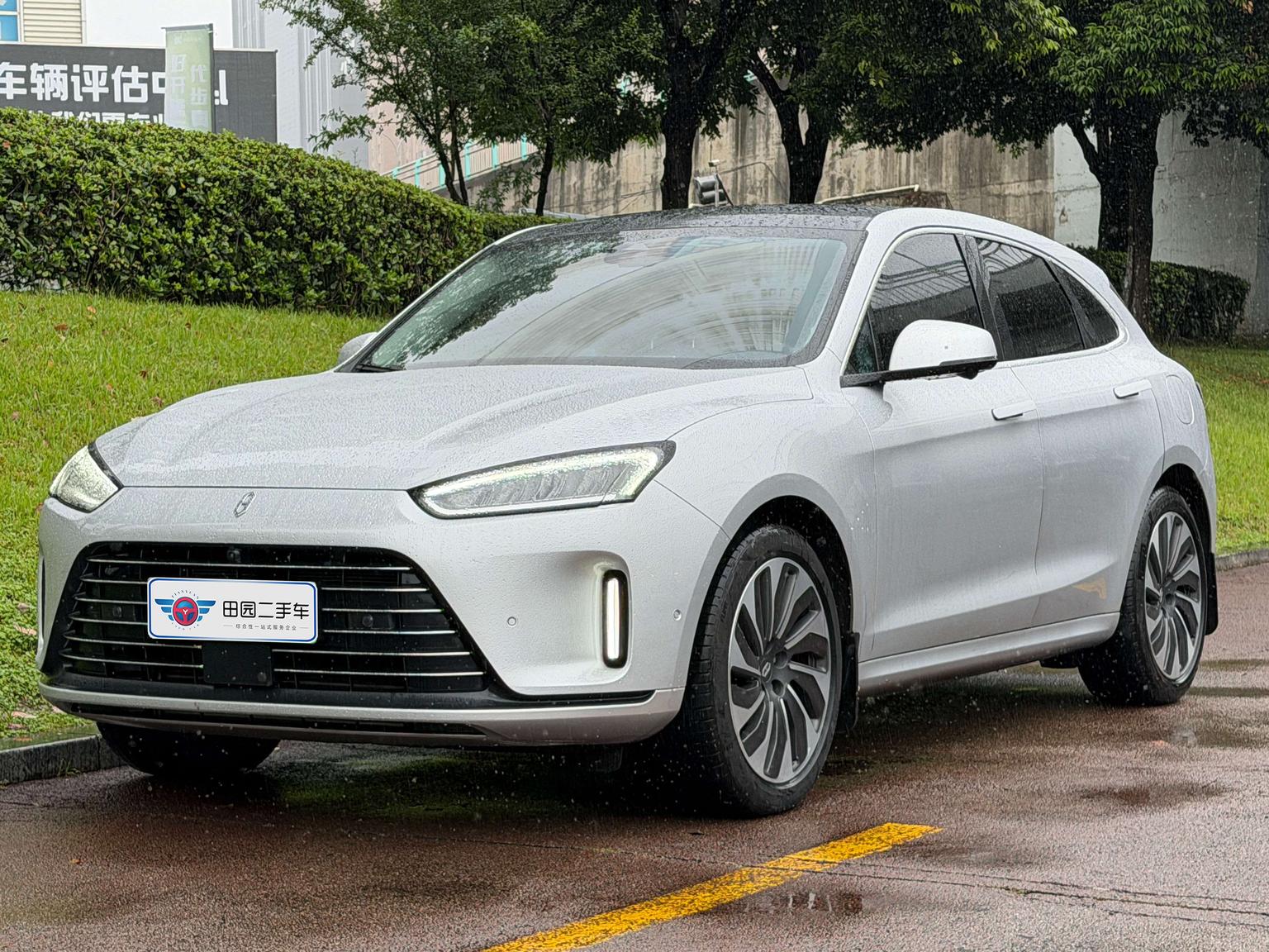 Aito M5 EREV RWD Standard (1.5L) 2022