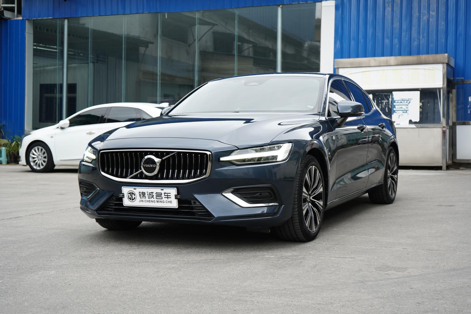 Volvo S60 Intelligent Premium Luxury (2L) 2023