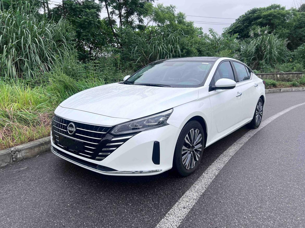 Nissan Altima XL-TLS Joy Edition 2023