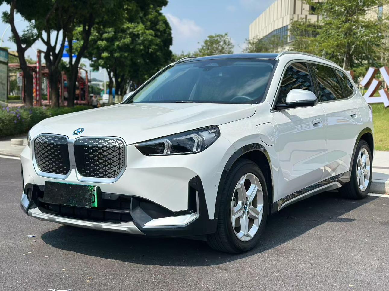 BMW X1 eDrive25L X Design Package (9ACE) 2024