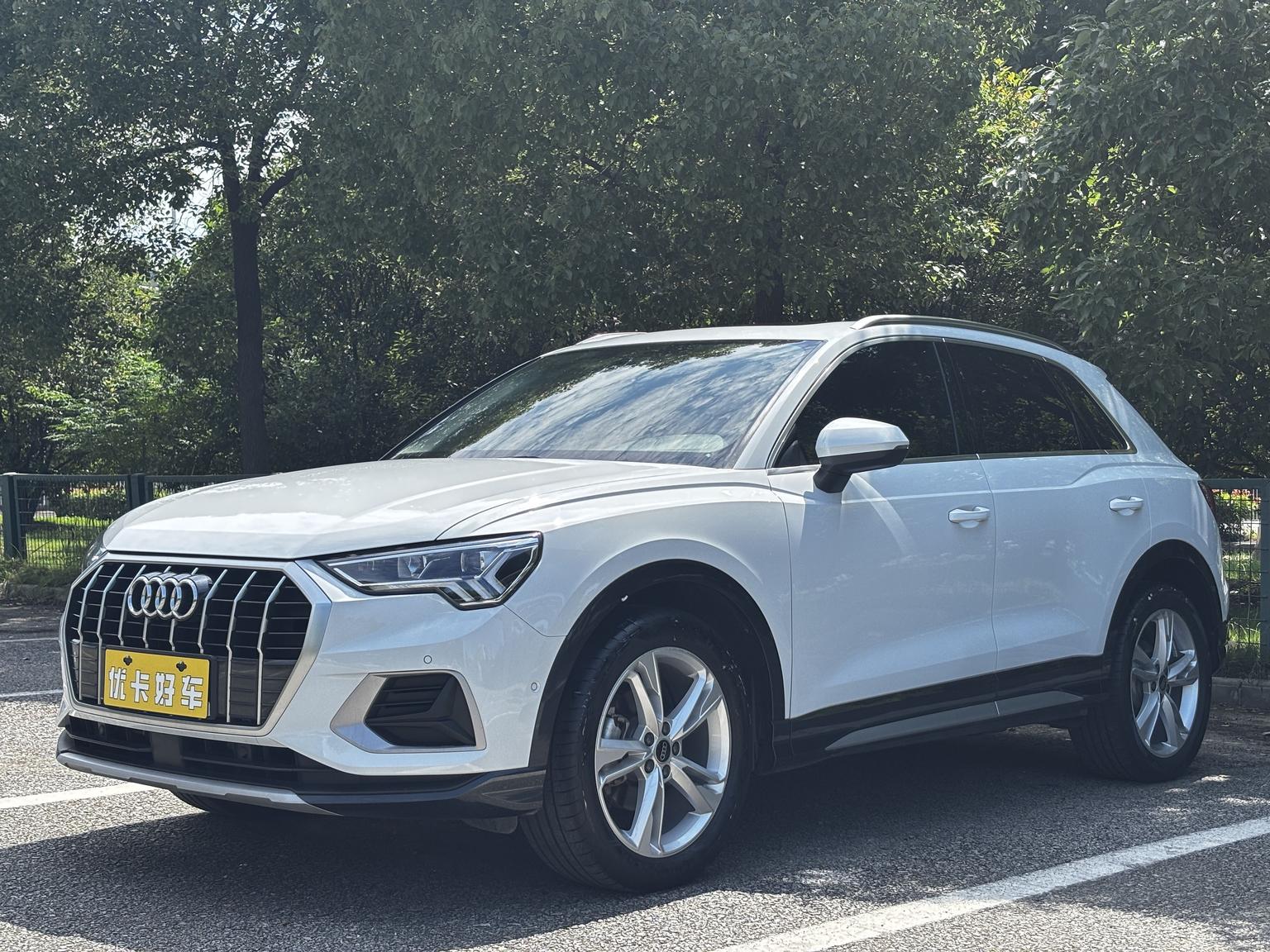 Audi Q3 35 TFSI Fashion Elegant (1.4L) 2023