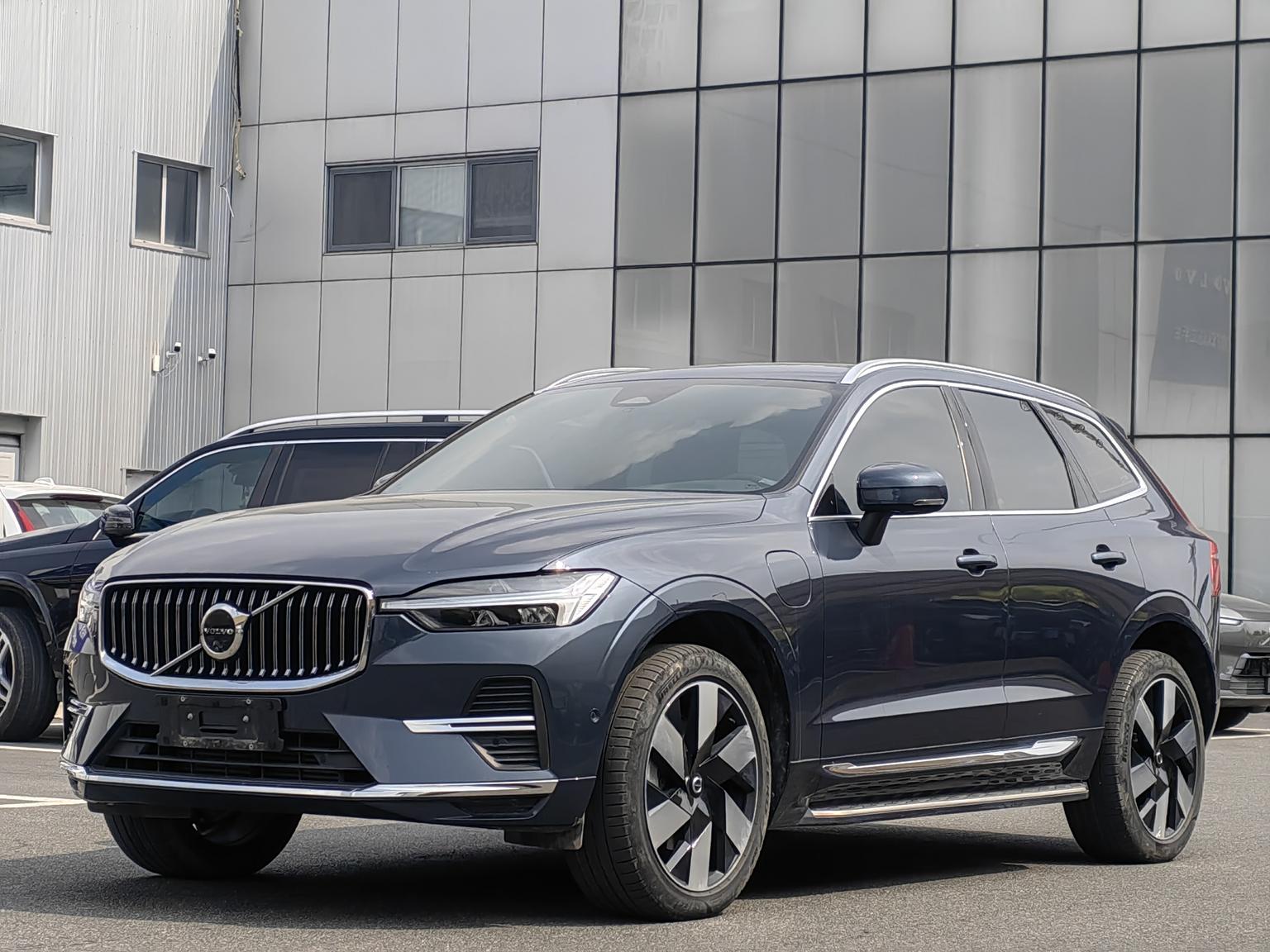 Volvo XC60-Phev T8 AWD Intelligent Plus Luxury Long Range Hybrid (2L) 2024