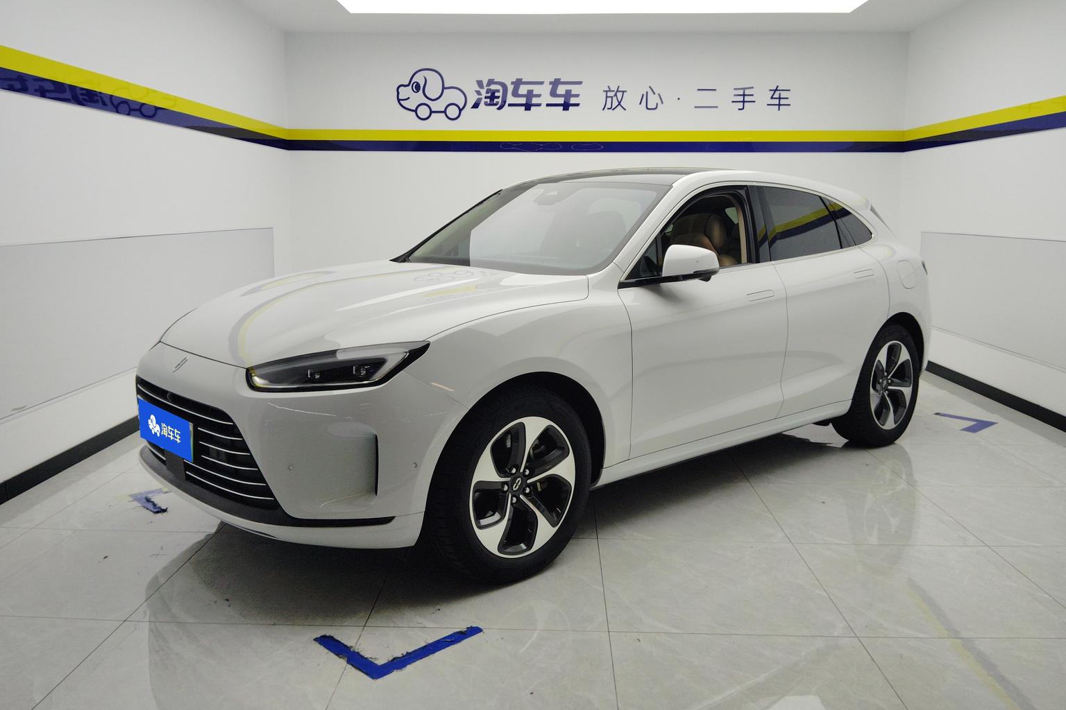 Aito M5 EREV RWD Standard (1.5L) 2024