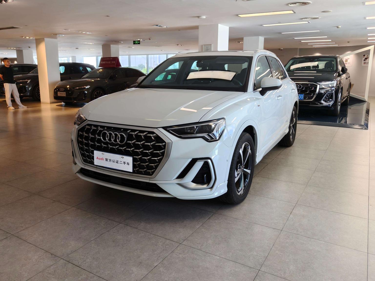 Audi Q3 quattro 45th Anniversary 35 TFSI Sporty Dynamic 2025