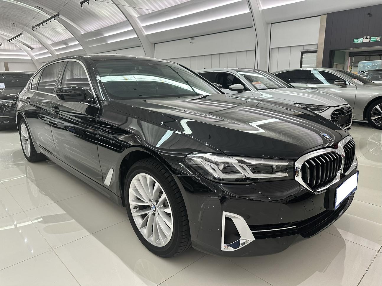BMW 5 Series 525Li Luxury Package 2023