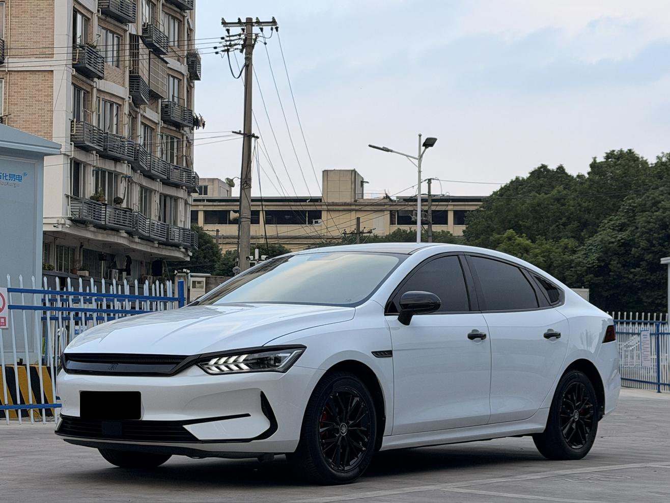 BYD QIN-Plus-EV 400KM Luxury 2022