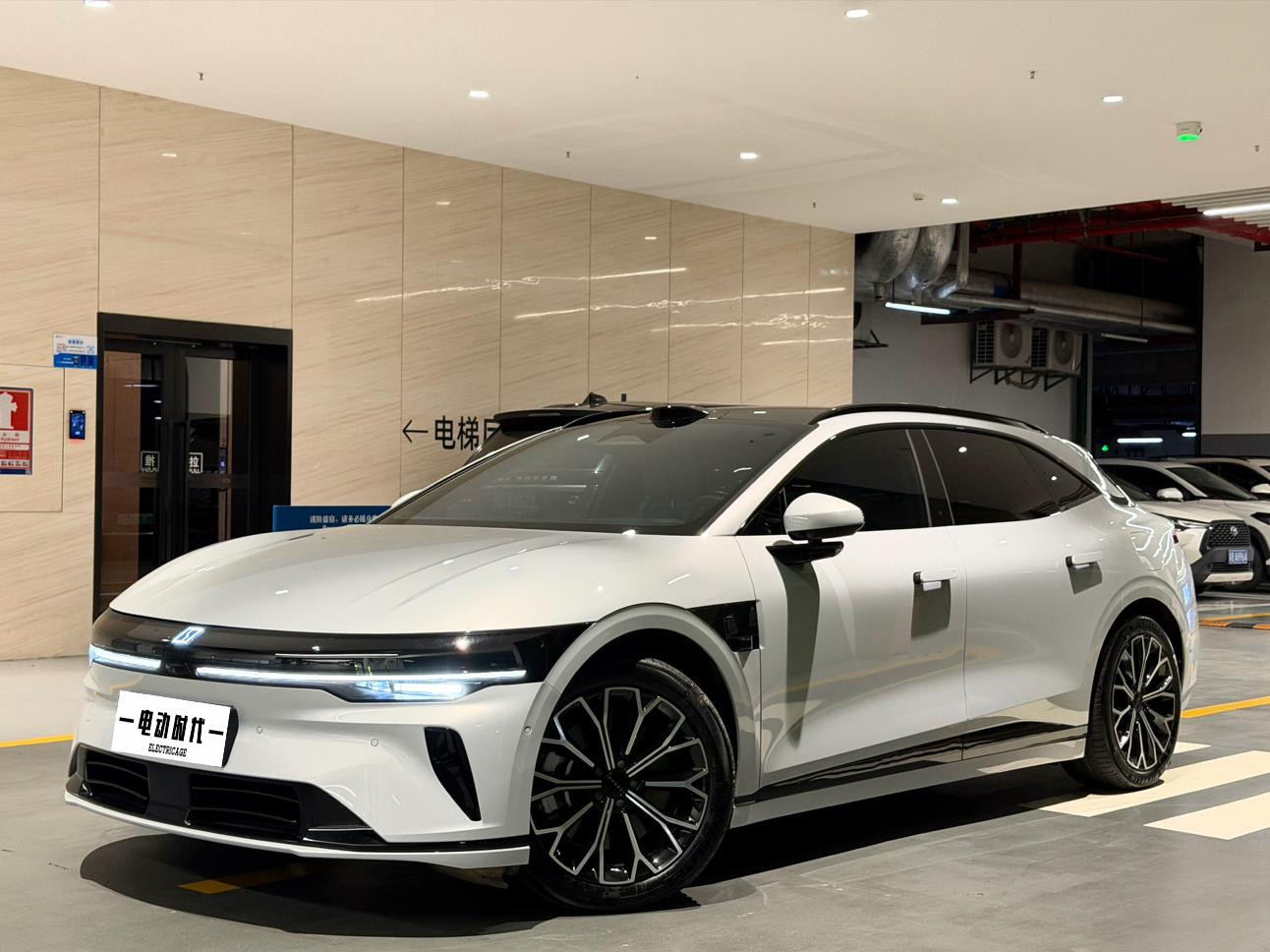 Zeekr 007GT Long Range AWD Intelligent Driving 100kWh 2025