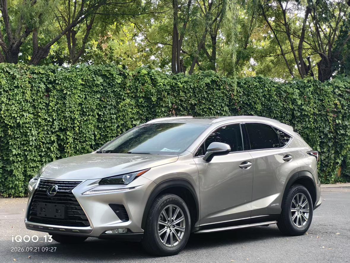 Lexus NX200 300h FWD Sharp Style (2.5L) 2021