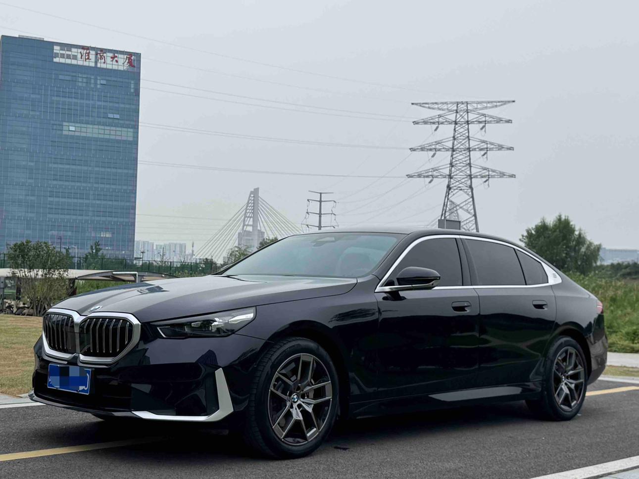 BMW 5 Series Leading Luxury Package (2L) 2024